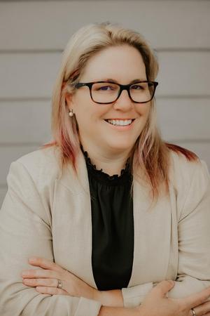 Image of Laura Veglahn